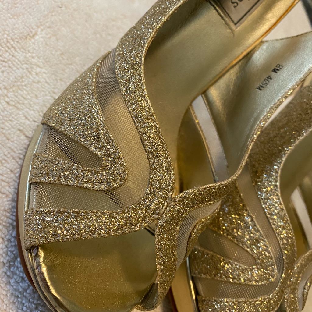 Almost Brand New  Sparkling Heels By Touch Ups  Box 56